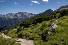 The trail down from the Alpspitz to the Kreuzeck